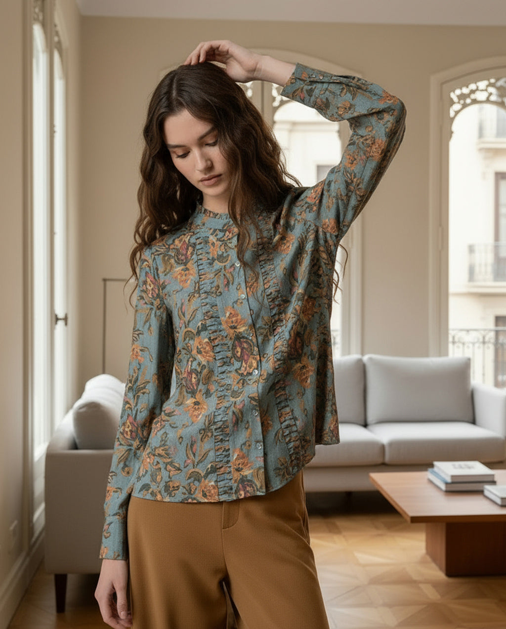 Blusa con fruncido vertical y estampado floral