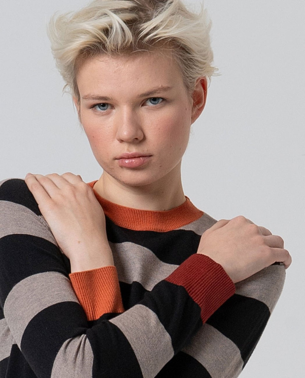 Jersey cuello redondo a rayas Negro