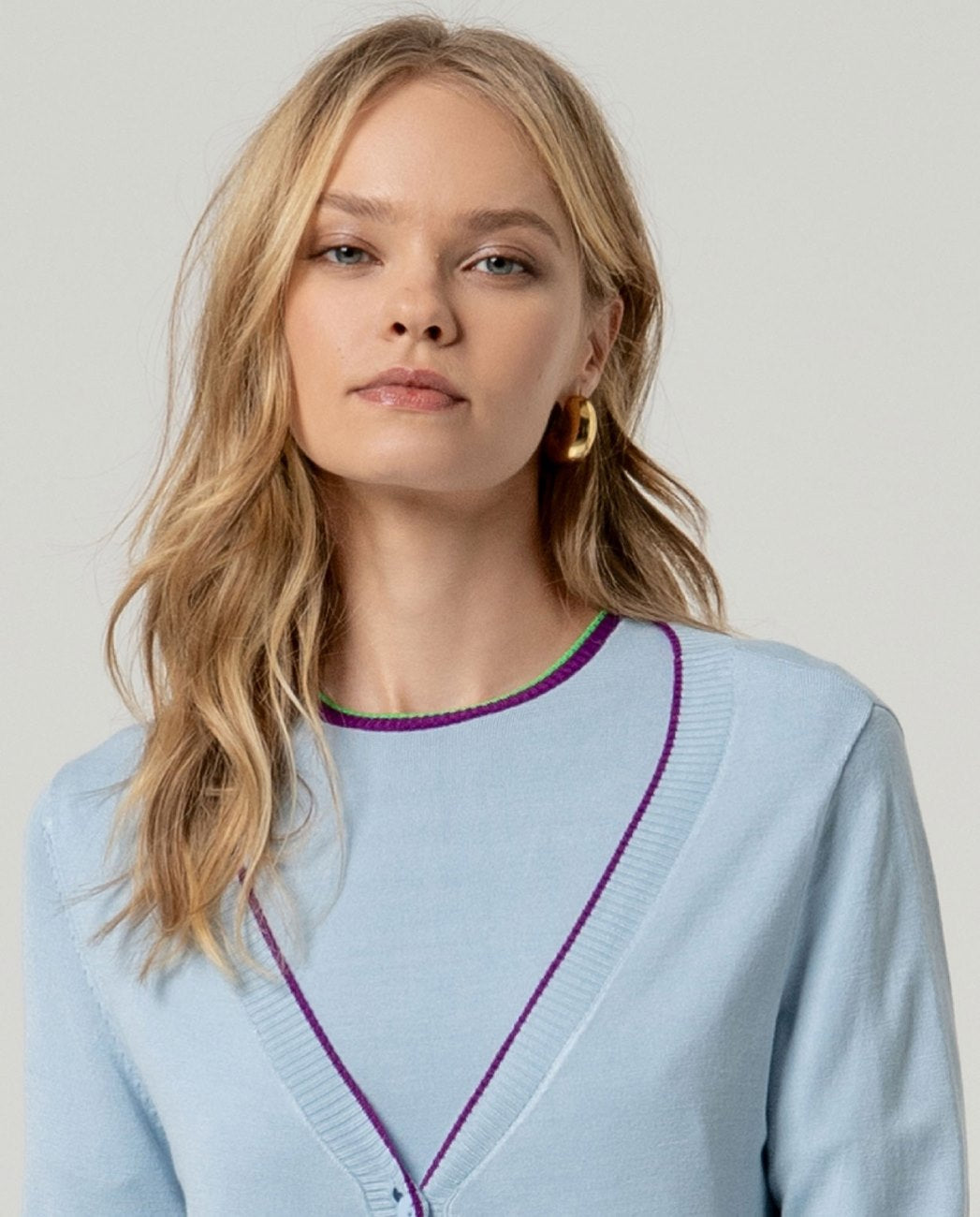 Cardigan escote pico abotonado Azul Empolvado