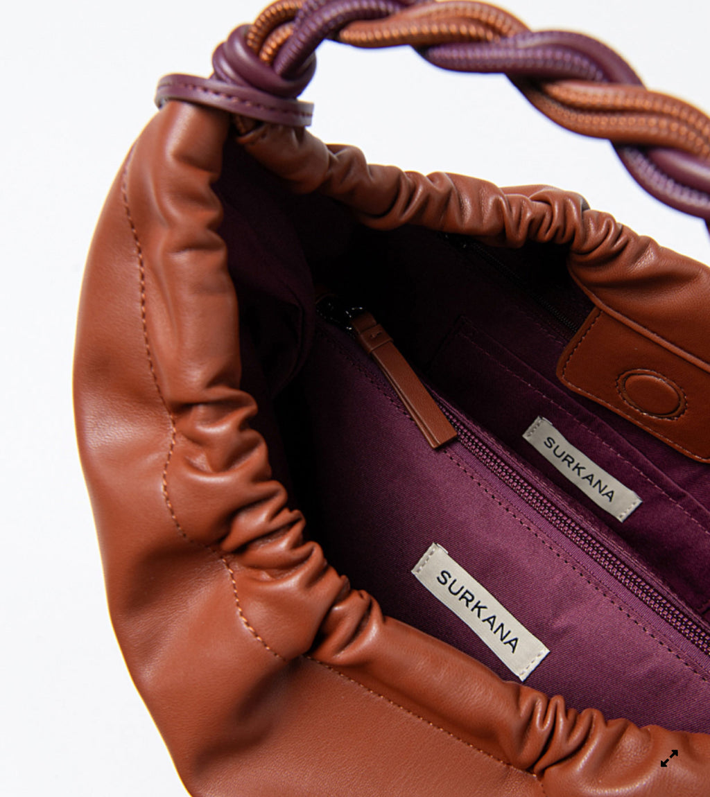 Bolso con asa retorcida bicolor