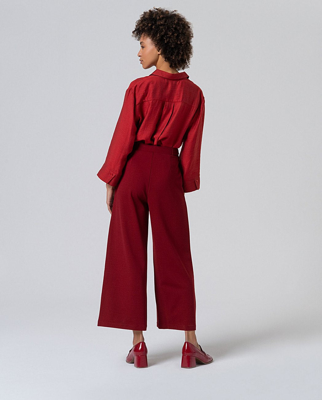 Pantalón tipo flare botón cintura Rojo inglés