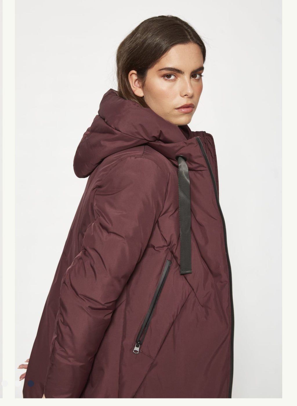 Parka acolchada berenjena