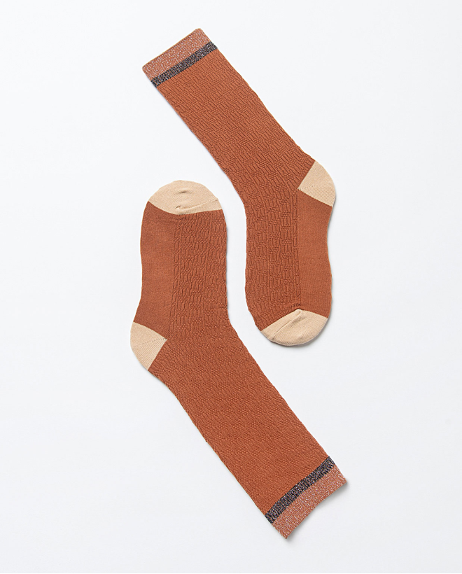 Calcetines con relieve y filo lurex