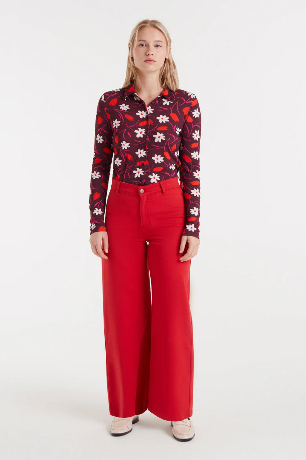 Pantalón tipo vaquero rojo