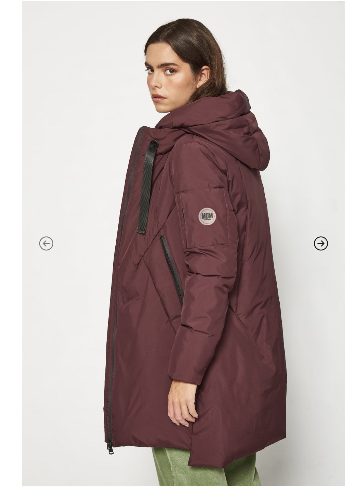 Parka acolchada berenjena