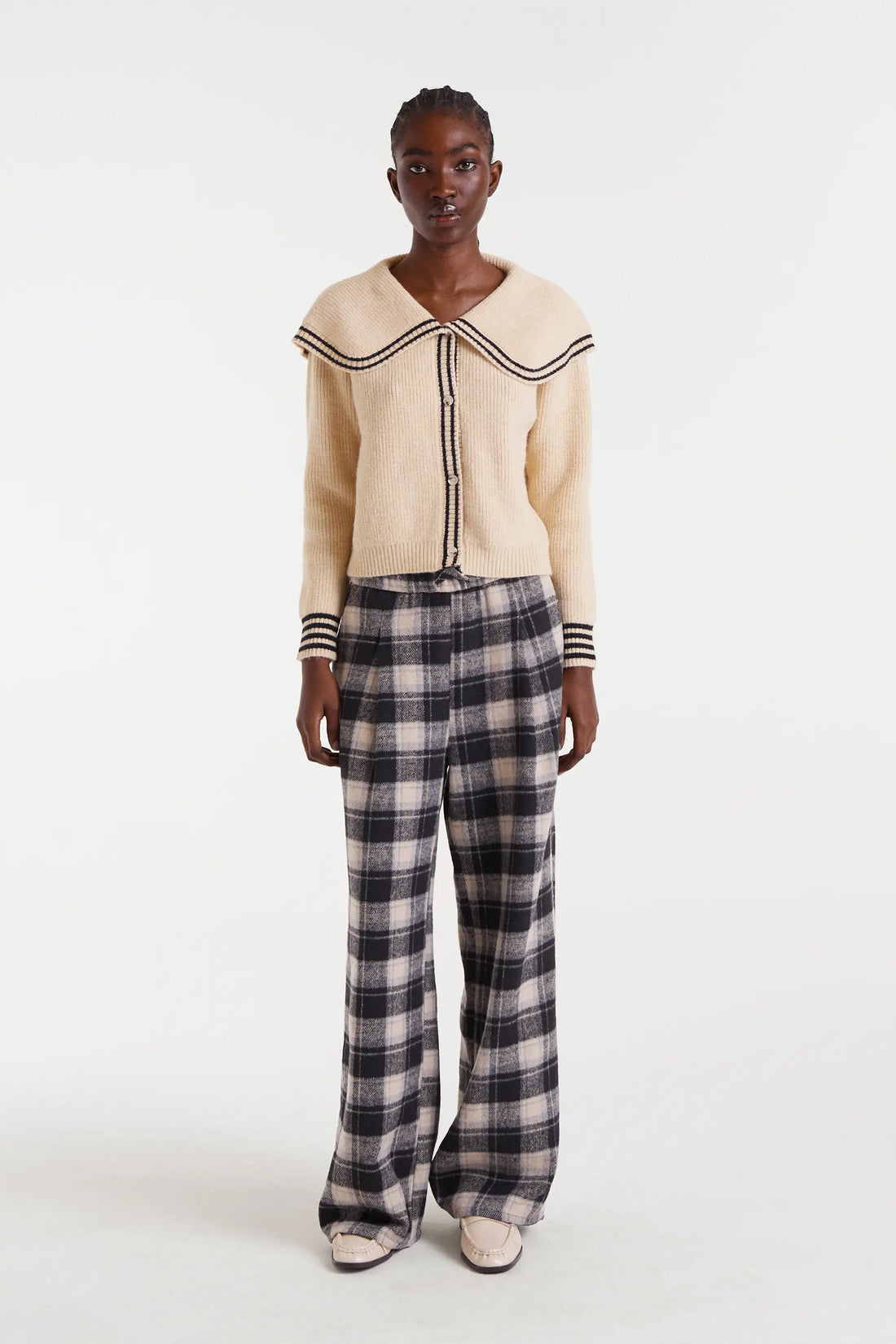 Cárdigan cuello marinero beige