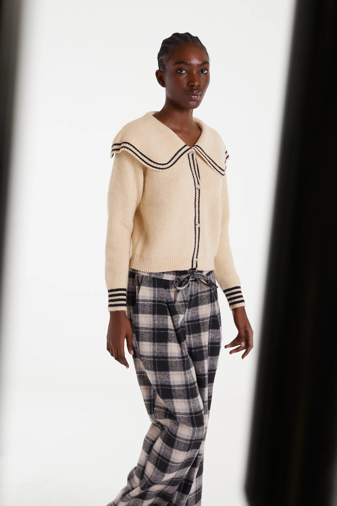 Cárdigan cuello marinero beige