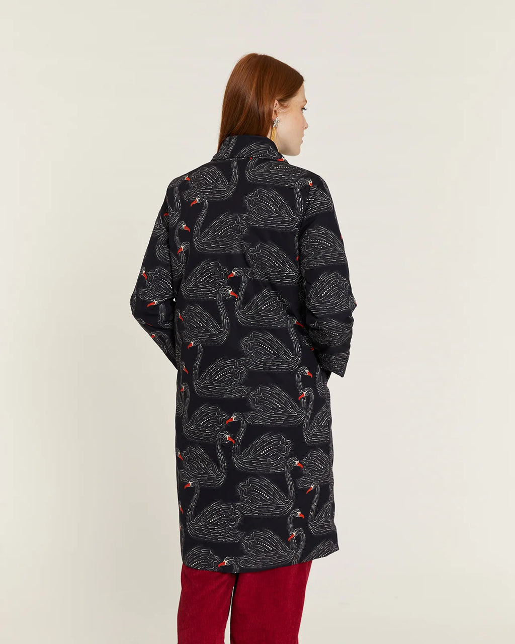 Abrigo cisnes forro acolchado