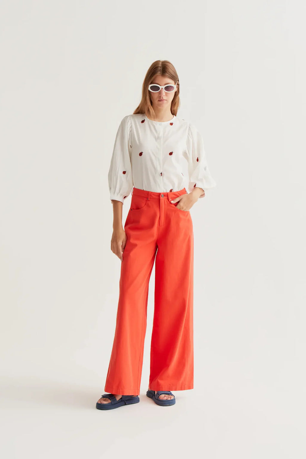 Camisa bordada mariquitas