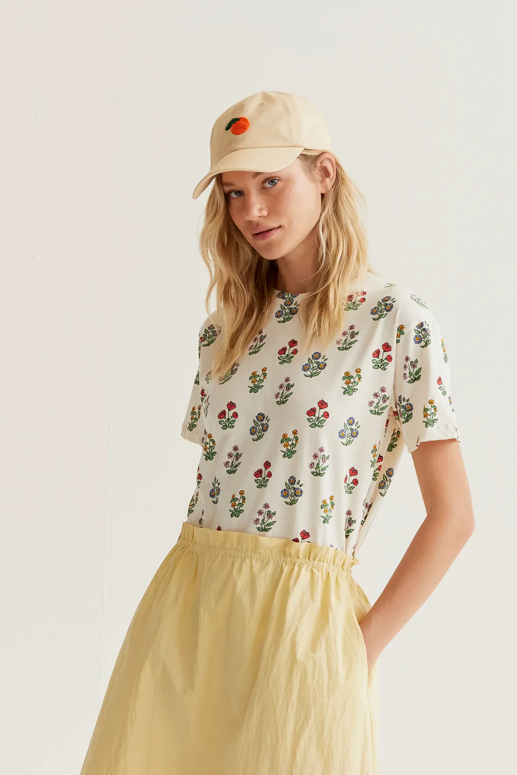 Camiseta manga corta estampado floral