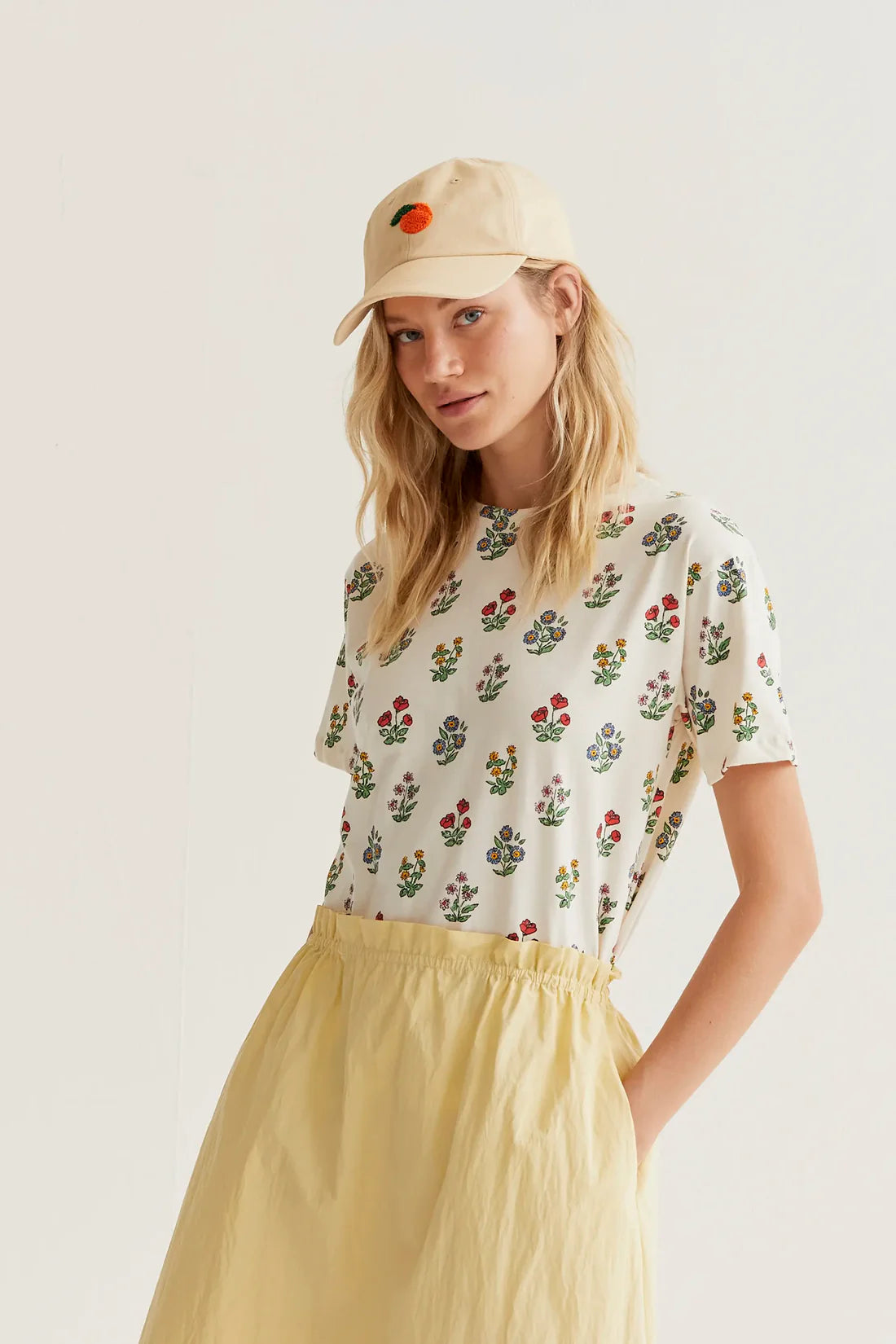 Camiseta manga corta estampado floral