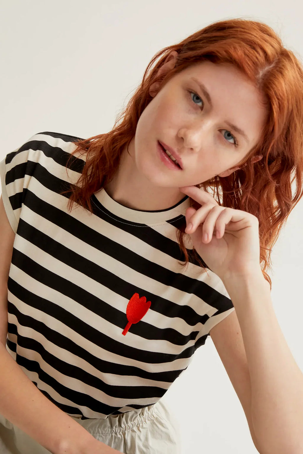 Camiseta rayas bordado tulipán