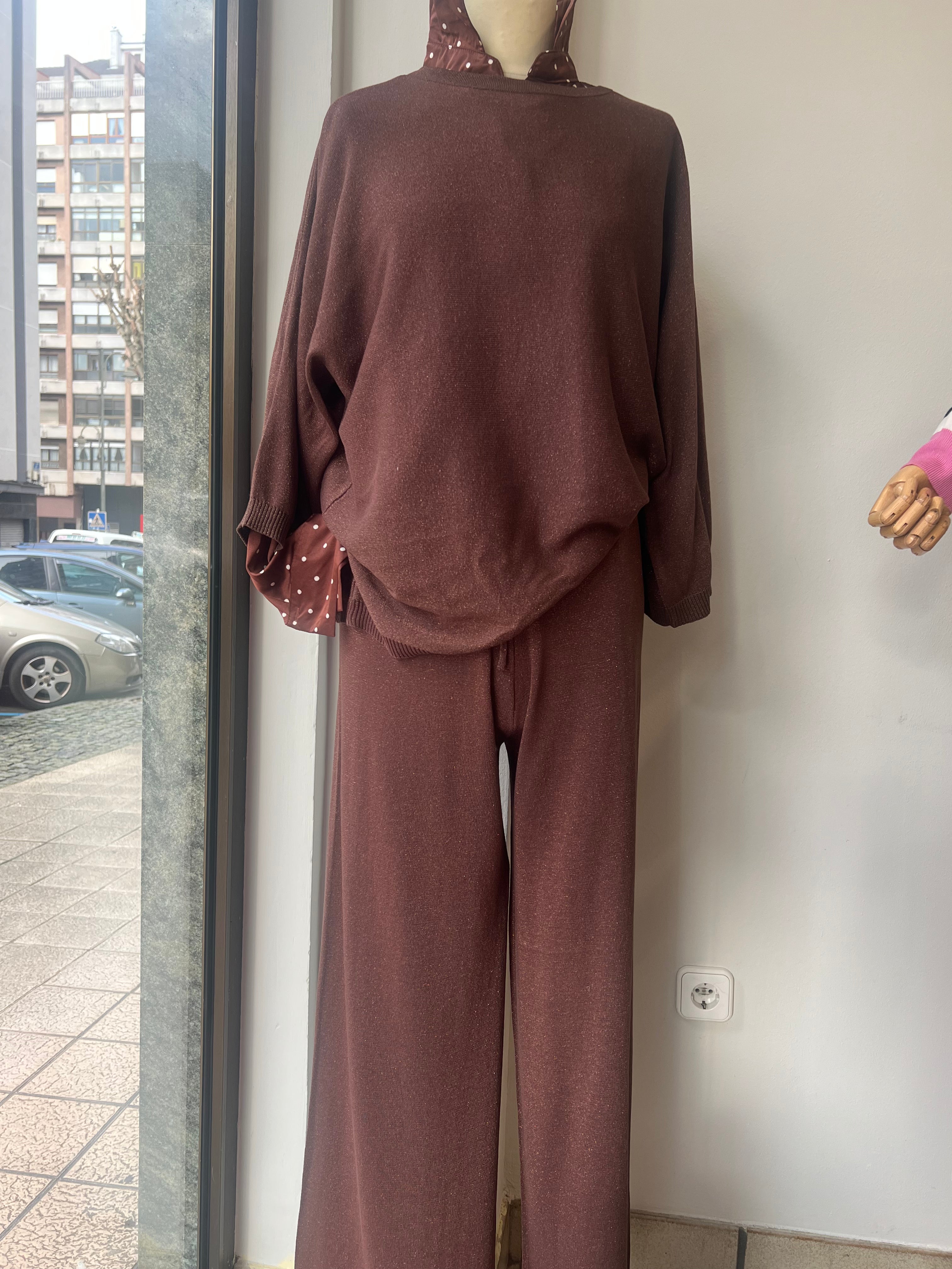 Conjunto jersey y pantalón fluido