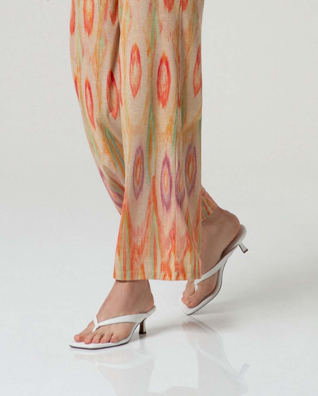 Pantalón  recto  estampado Rojo